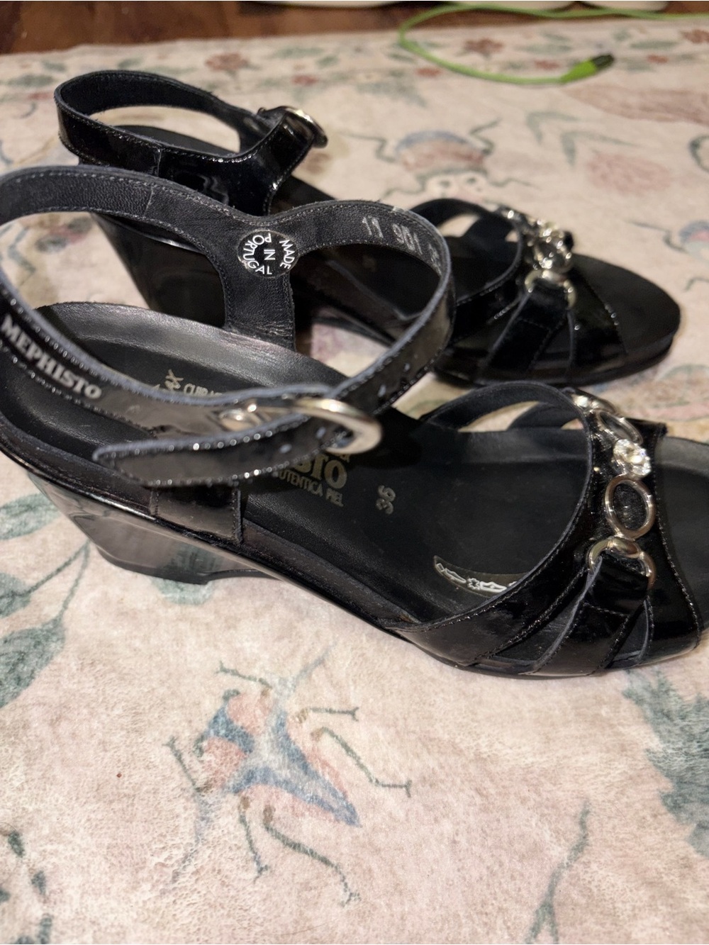 Mephisto Air-Relax Black Patent Leather Wedge Sandals Size 36